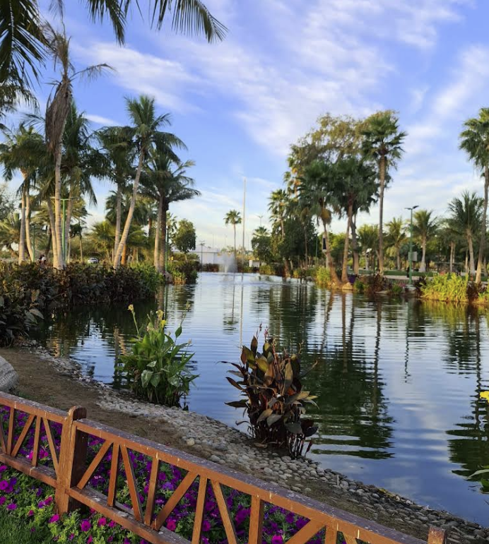 Yanbu Lake Park